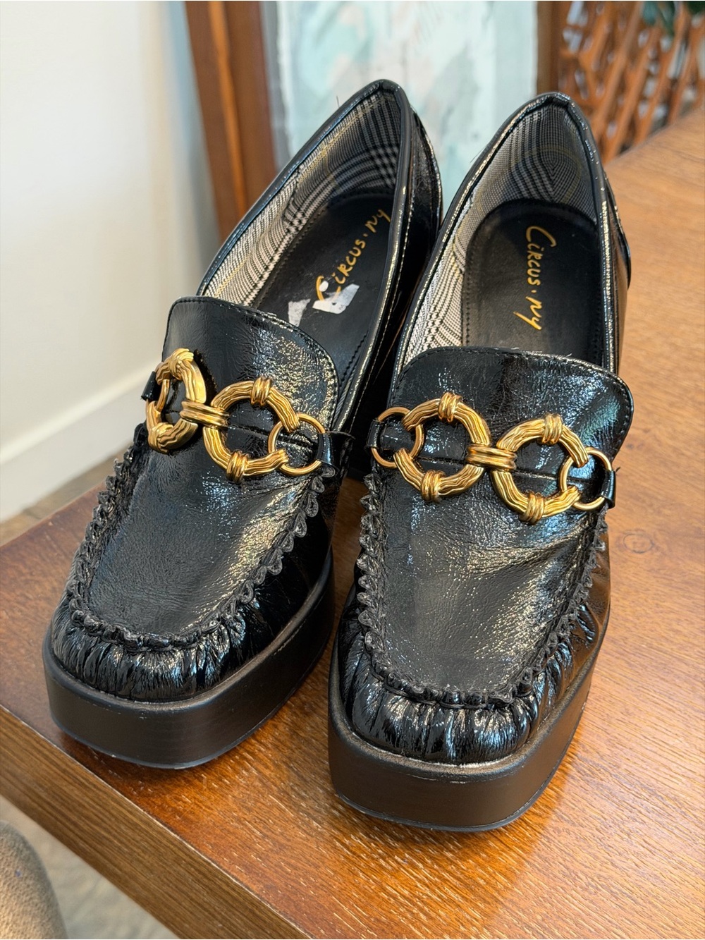 NEW Circus by Sam Edelman Black Leather Platform Loafers with Gold Chain
